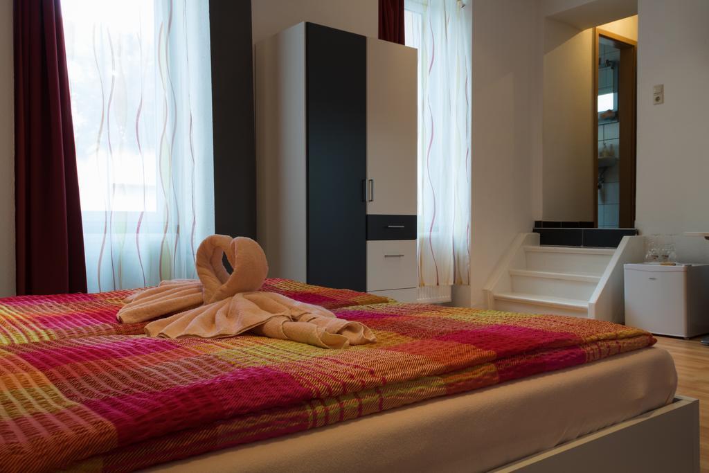 Hotel Martz Pirmasens Bagian luar foto